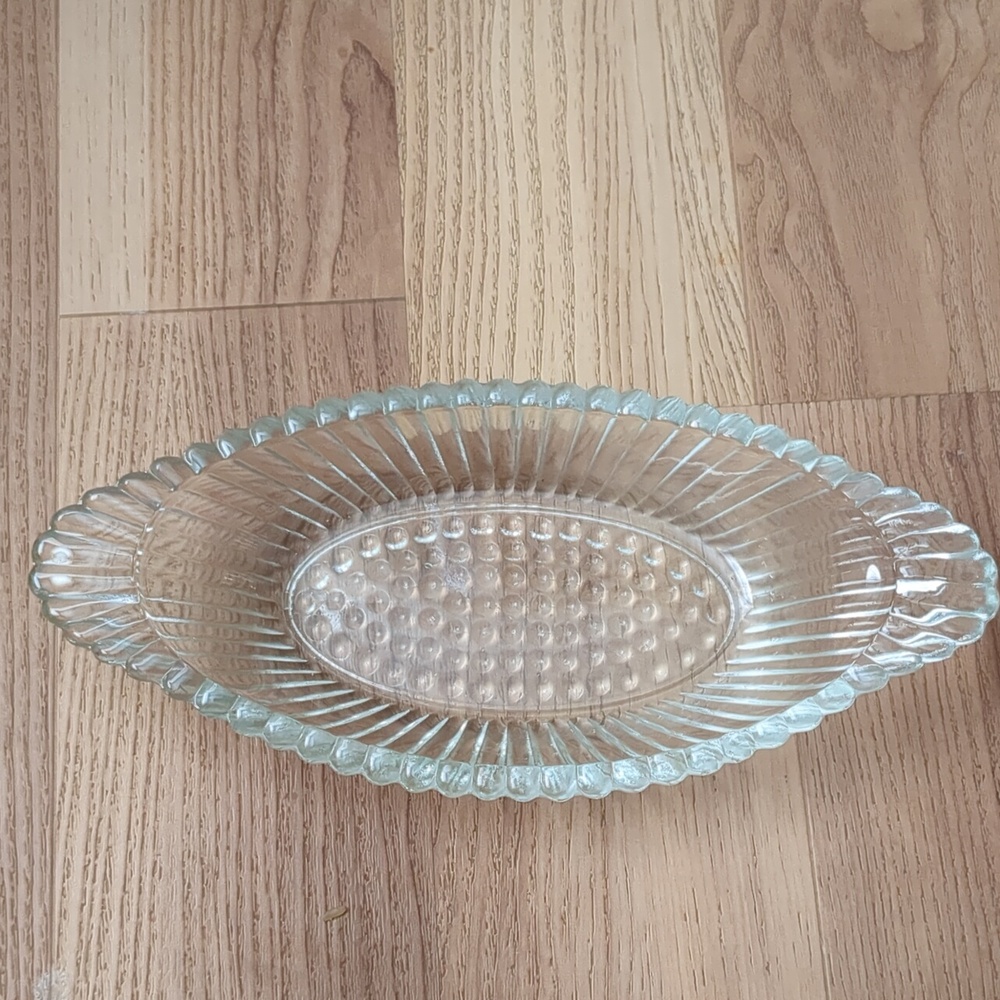 Hob Knob Oval Condiment Dish 9” 